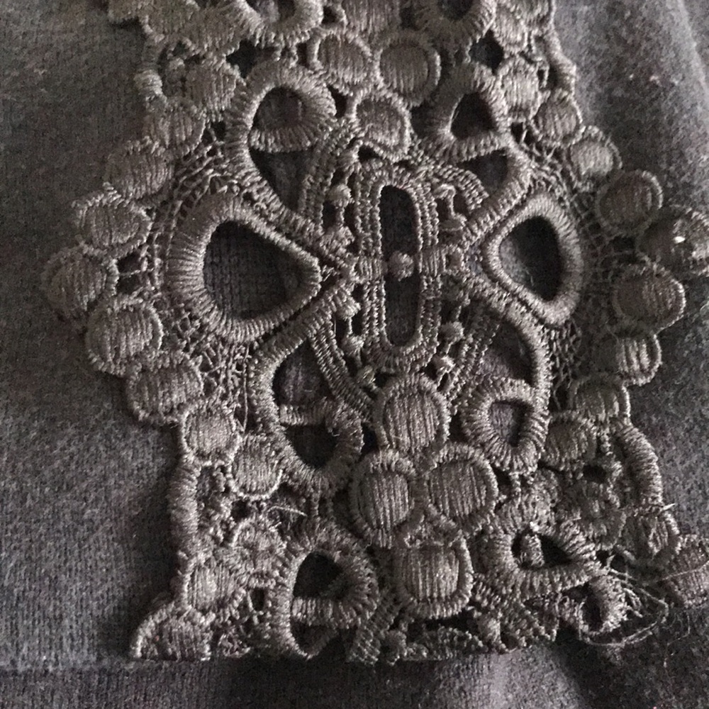 Stylus Black Lace Sleeve Appliqué Sweater - Picture 4 of 9